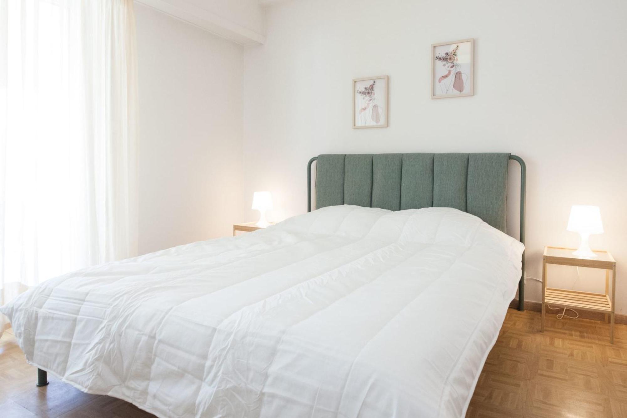 Modern 1 Bd Balcony Apt Near Metro In Kato Patisia Athen Exterior foto